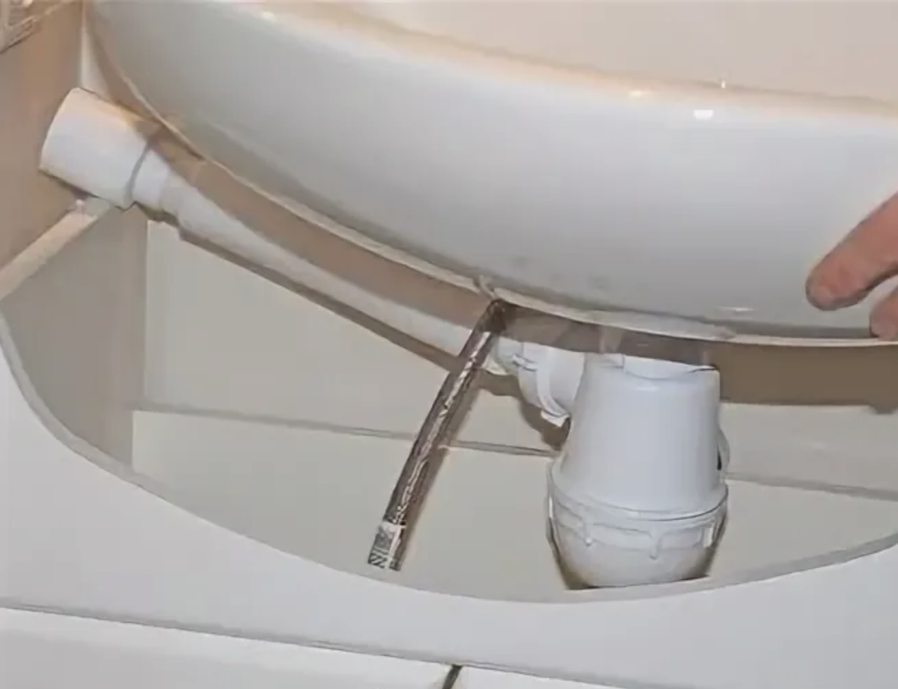 Монтаж мойдодыра Установка мойдодыра