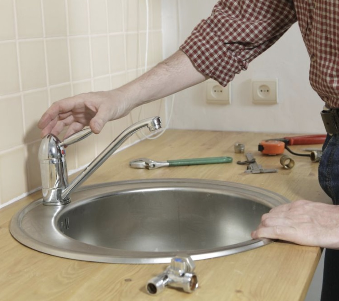 Монтаж накладной мойки Установка накладной мойки