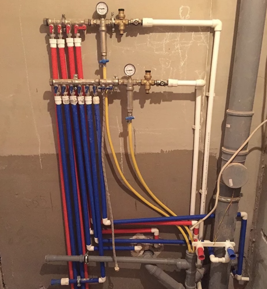 Разводка труб водоснабжения Разводка труб водоснабжения